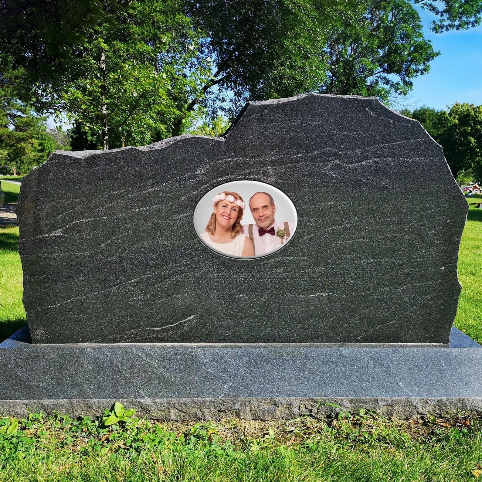 Personalized Commemorative Horizontal Oval Ceramic Photo - Metis Grace