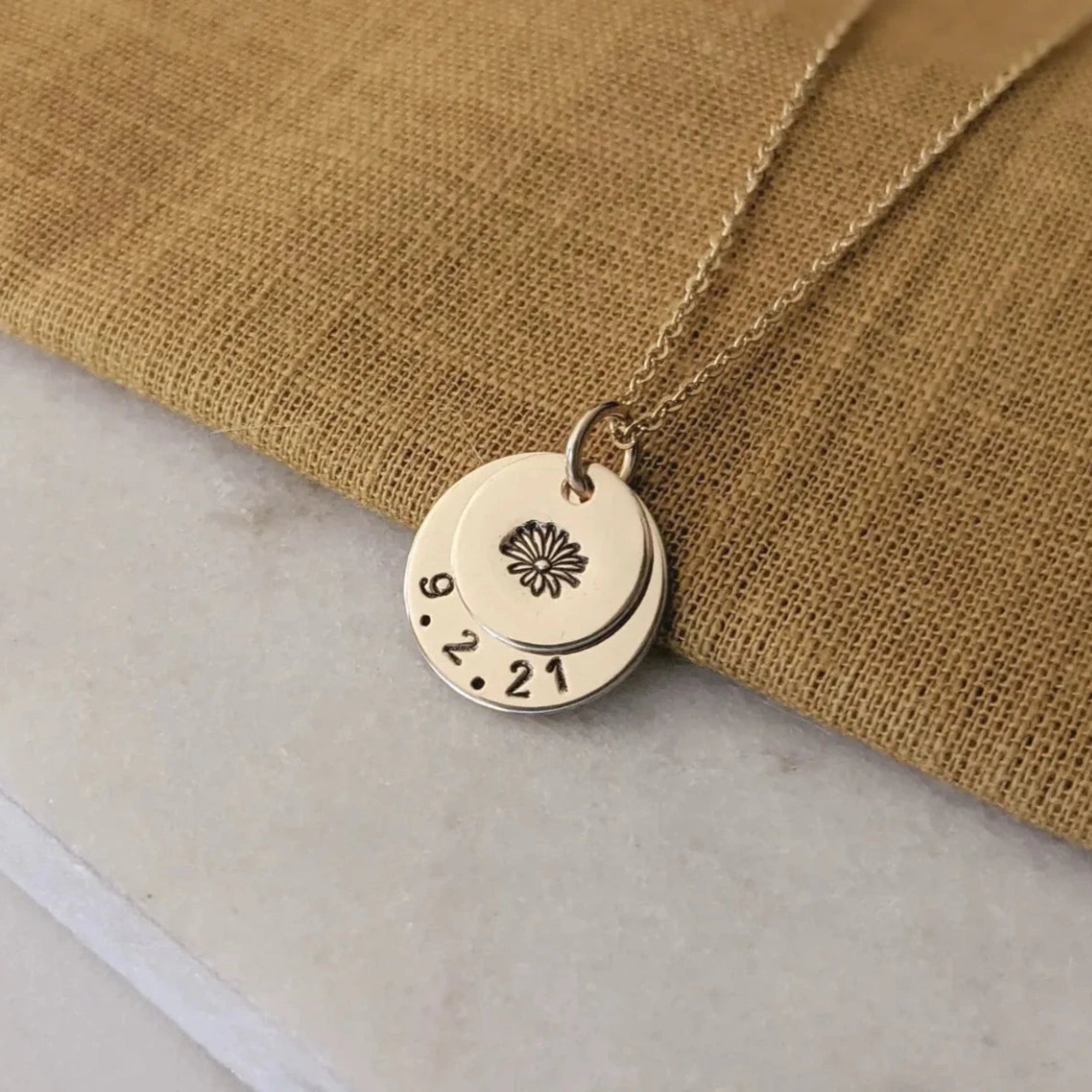 S925 Birth Flower Disc Necklace - Custom Engraved - Metis Grace